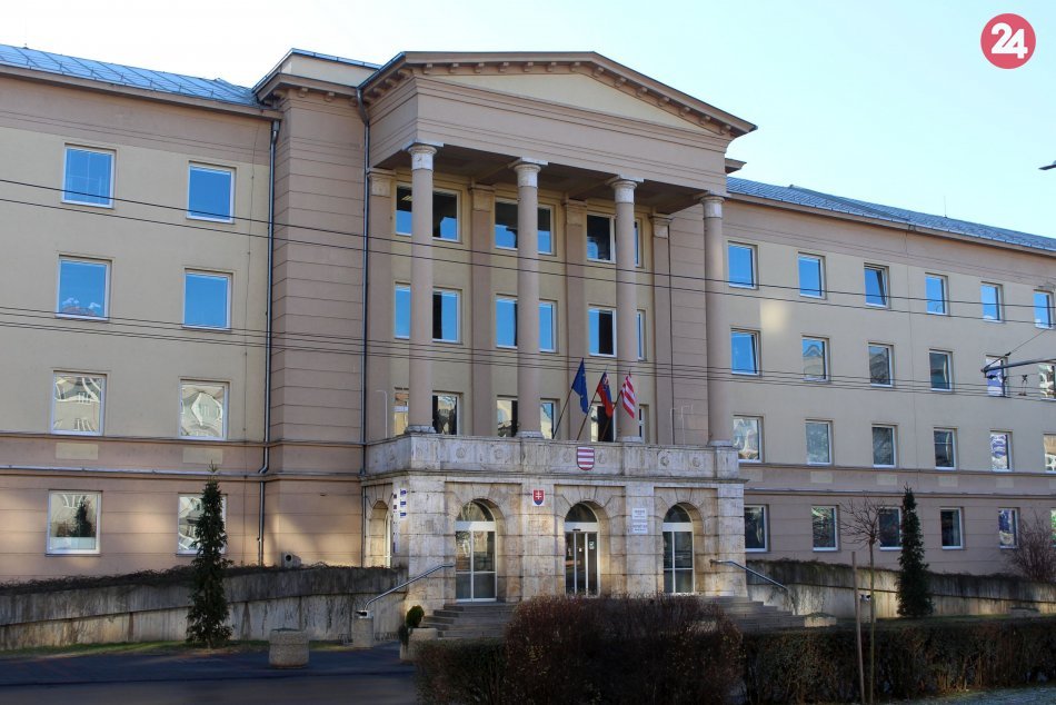 Ilustračný obrázok k článku Bystrica chce obsadiť dôležité miesta: Hľadá právnikov aj človeka na vedúcu pozíciu