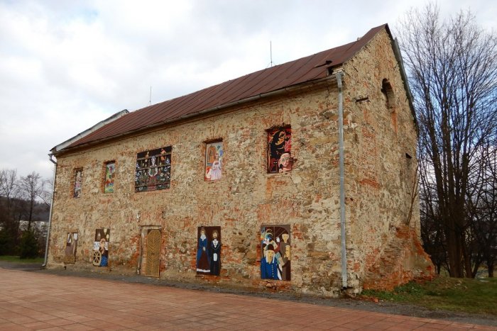 Ilustračný obrázok k článku V Snine sa pustia do rekonštrukcie malého kaštieľa. Obnoviť chcú aj jazierko z 19. storočia