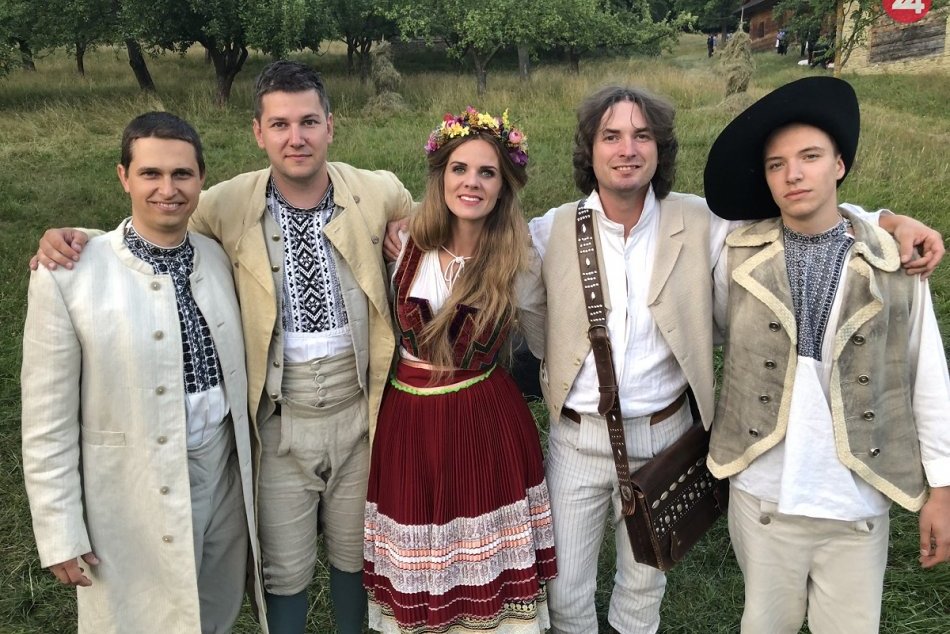 Ilustračný obrázok k článku ROZHOVOR: Veronika Rabada má rada piesne s príbehom, prvými kritikmi sú jej deti, FOTO