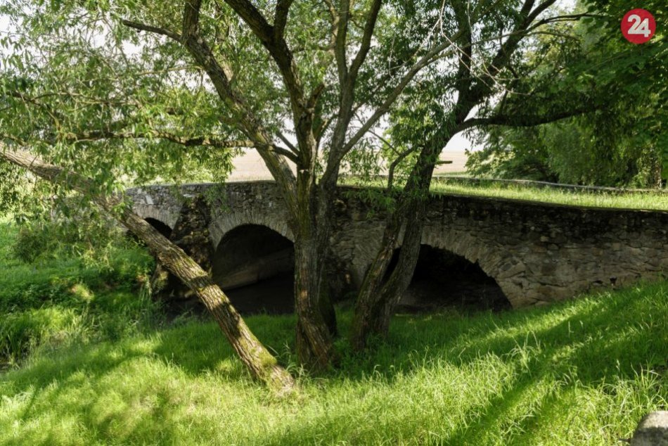 Ilustračný obrázok k článku TIP na výlet: Zabudnutá pamiatka neďaleko Nitry pamätá aj nájazdy Turkov