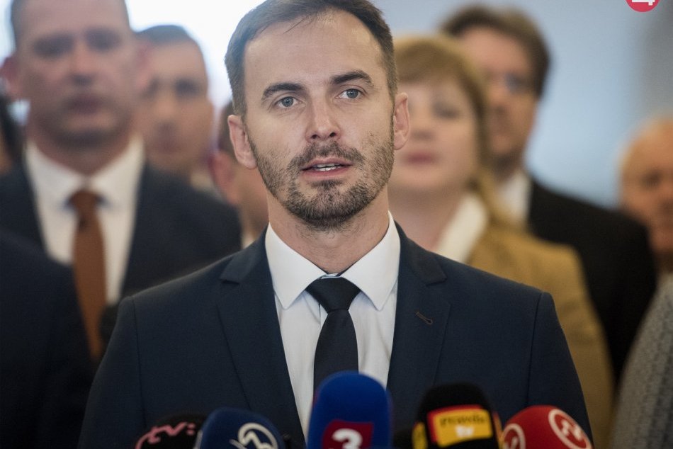 Ilustračný obrázok k článku Šipoš z OĽANO sa vyjadril k dôležitej téme: Bude sa vyhlasovať núdzový stav?