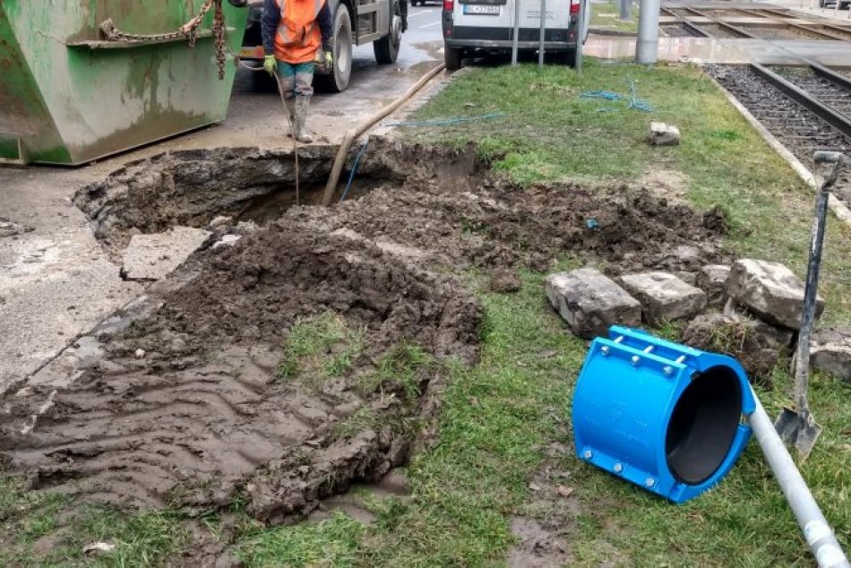 Ilustračný obrázok k článku Ivan Kmotrík sa vyjadril k odpredaju akcií vodární.Tvrdí, že dohoda je výhodná pre mesto