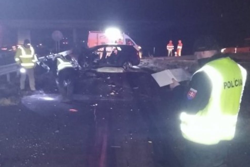 Ilustračný obrázok k článku Tragédia na diaľnici: Pri nehode vyhasol život mladého vodiča