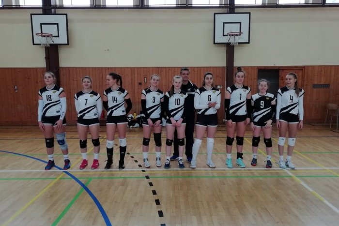 Ilustračný obrázok k článku Mladé novoveské volejbalistky opäť v akcii: Juniorky zabodovali na plnej čiare
