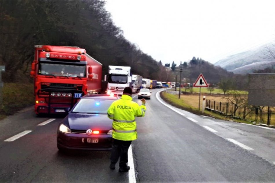 Ilustračný obrázok k článku Vodiči pozor, štrajk autodopravcov je späť: Blokáda v okrese Trenčín, FOTO