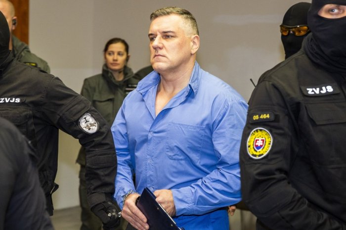 Ilustračný obrázok k článku Mikuláš Černák usvedčil sýkorovcov z vraždy mafiána Róberta Holuba