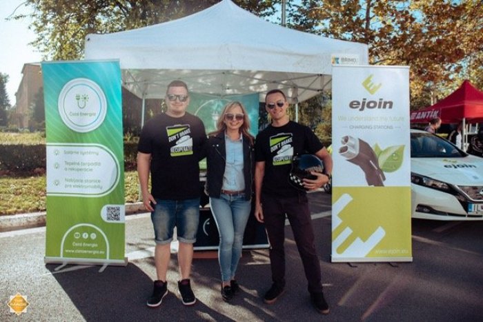 Ilustračný obrázok k článku Stačila jedna jazda na Tesle a ... Dvaja chalani teraz organizujú prvý e-salón v Poprade!