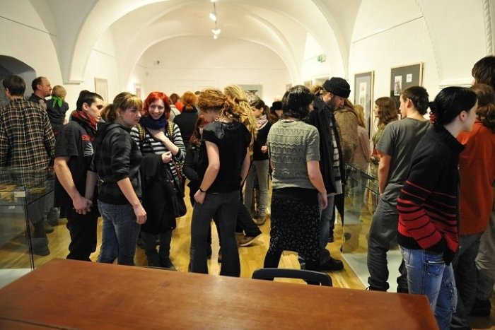 Ilustračný obrázok k článku Úspešní absolventi SUPŠ sa vracajú do Kremnice: Skúsenosti odovzdajú študentom