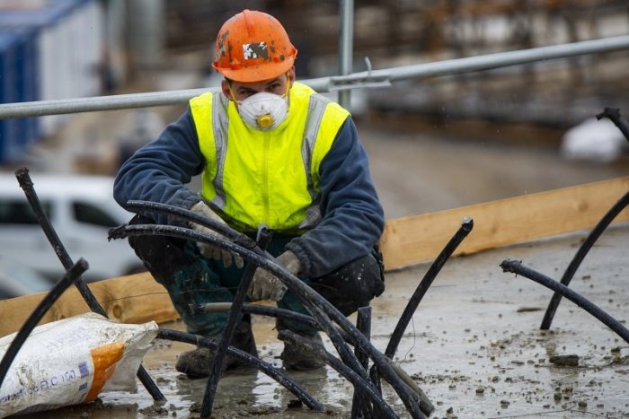Ilustračný obrázok k článku Komplikovaná obnova Baťovej školy: Dokedy sa tu ešte bude pracovať?