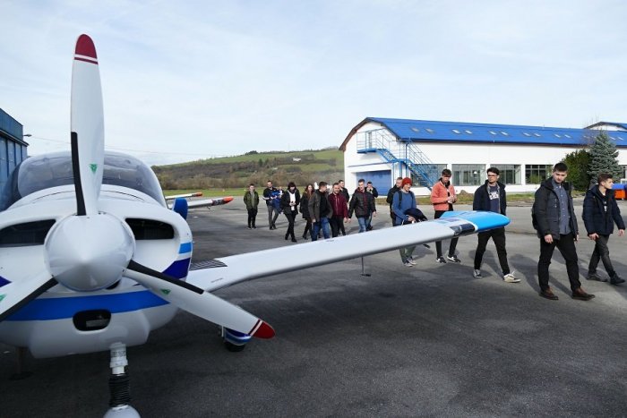 Ilustračný obrázok k článku Letisko v Dolnom Hričove chcú rozlietať: Žilinská župa predstaví nový biznis plán