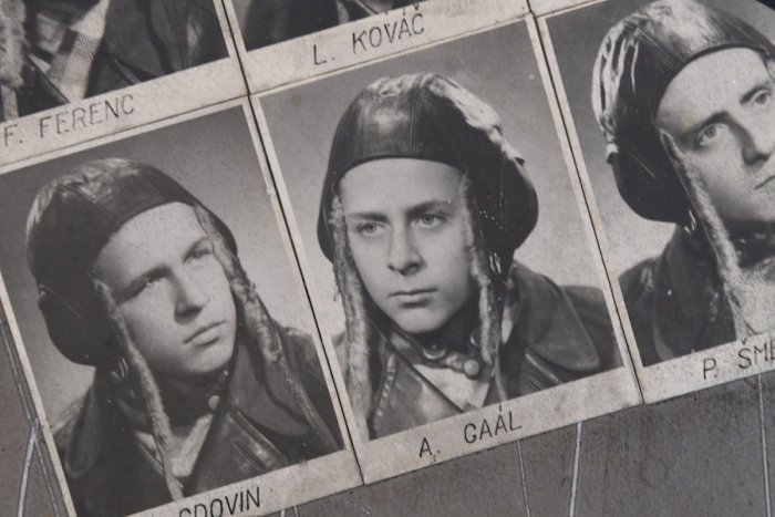 Ilustračný obrázok k článku Je tam aj padák, čo váži 18 kíl: Krajské múzeum ožilo letectvom a parašutizmom, FOTO