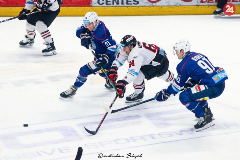 Ilustračný obrázok k článku Nitra neprelomila prekliatie: Na domácom ľade podľahla Banskej Bystrici