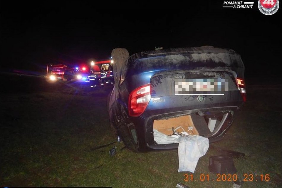 Ilustračný obrázok k článku Hrozivo vyzerajúca nehoda skončila tragicky: Vodič zomrel pri prevoze do nemocnice