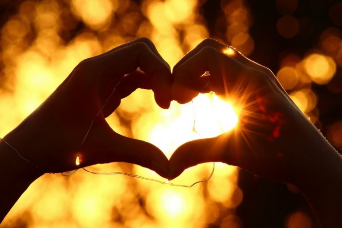 Ilustračný obrázok k článku Romantika, ktorou nič nepokazíte: TOP 10 zaľúbených hitov hodné obdobia Valentína