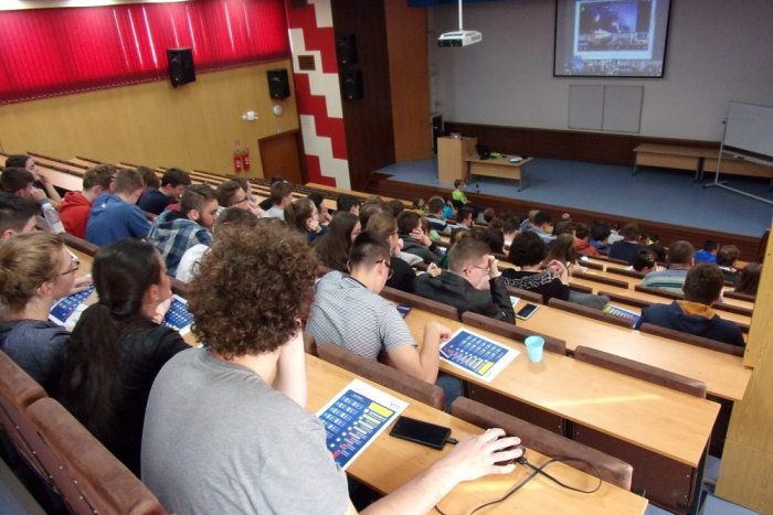 Ilustračný obrázok k článku Bystrica sa spojí s CERNom. Pod Urpín mieri svetovo uznávaný odborník