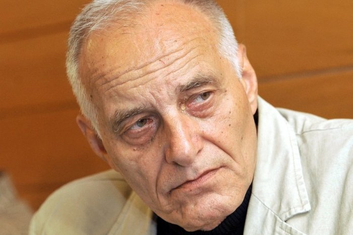 Ilustračný obrázok k článku SVET O SLOVENSKU: Francúzi sa skláňajú pred zosnulým Vilikovským