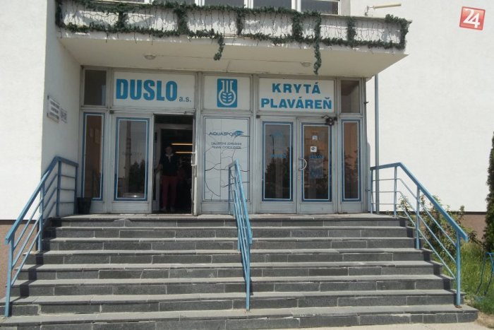 Ilustračný obrázok k článku Mesto získa plaváreň za zostatkovú cenu: Bývalým zamestnancom opäť ponúknu prácu