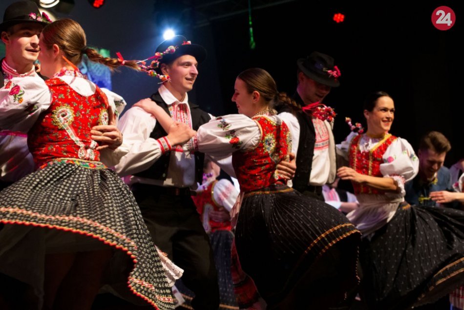 Ilustračný obrázok k článku Starostka Dolných Zeleníc splnila sľub, po 30 rokoch znovu otvárajú kultúrny dom