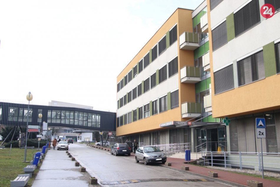 Ilustračný obrázok k článku Hygienici v pohotovosti: V Nitre hospitalizovali muža s podozrením na koronavírus