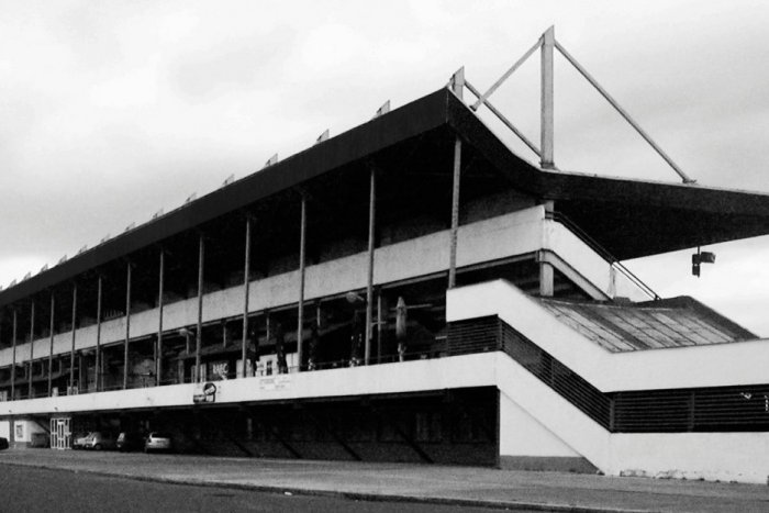 Ilustračný obrázok k článku Vyhlásili verejné obstarávanie na obnovu športového areálu v Dúbravke