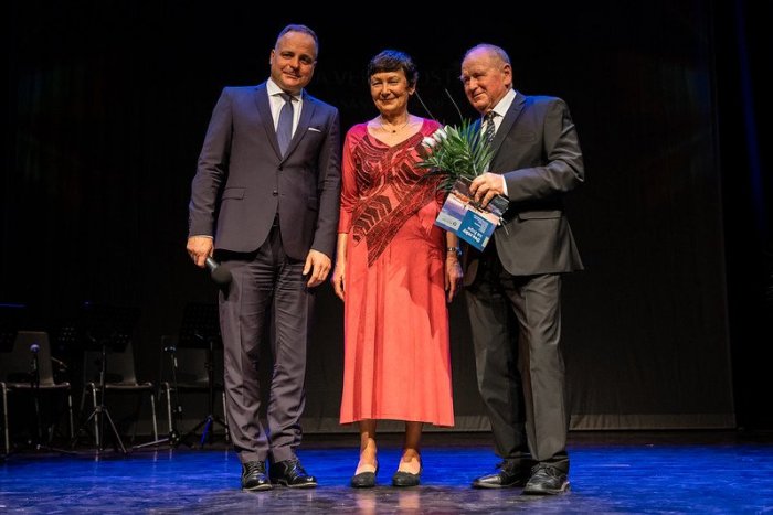 Ilustračný obrázok k článku Pomohli regiónu aj ľuďom, teraz ich ocenili