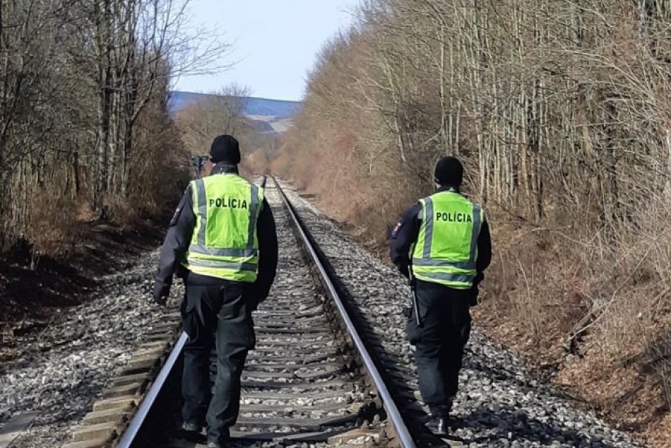 Ilustračný obrázok k článku Tragédia na Veľkonočný pondelok: Na priecestí pri Poprade vyhasol život muža