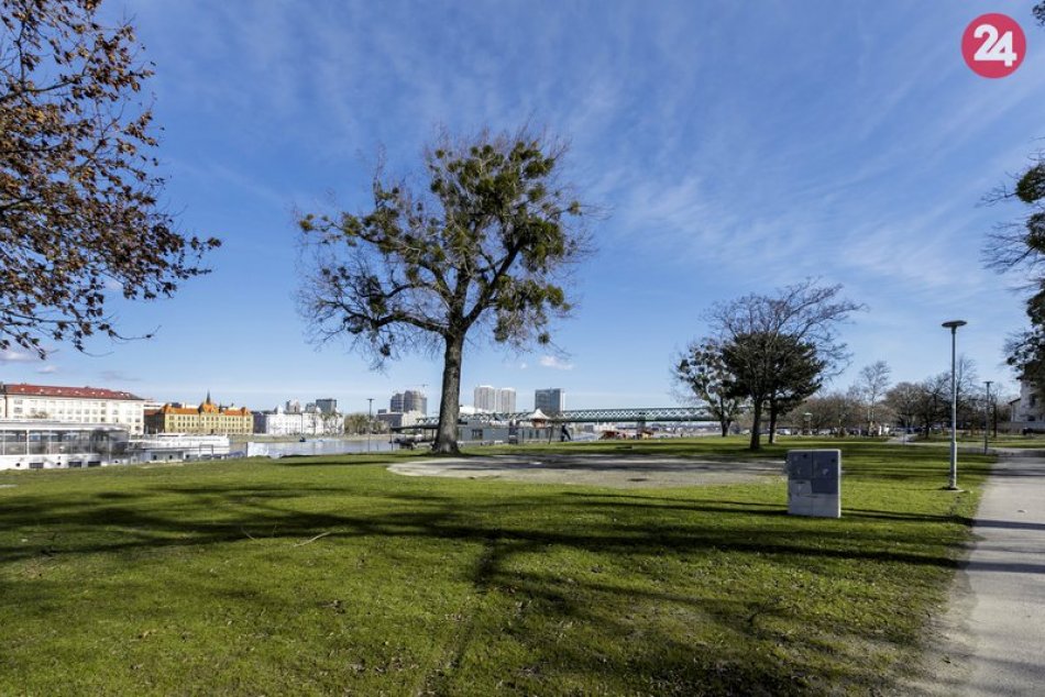 Ilustračný obrázok k článku Letná pláž na nábreží končí