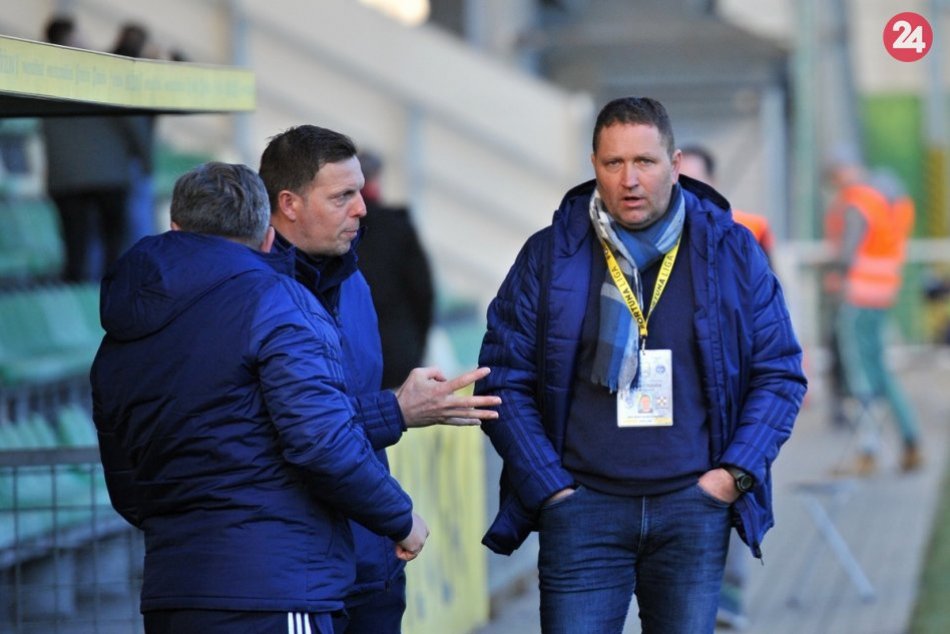 Ilustračný obrázok k článku MFK Zemplín Michalovce na predposlednej priečke: Tréner Majoroš a asistent Ondrík končia