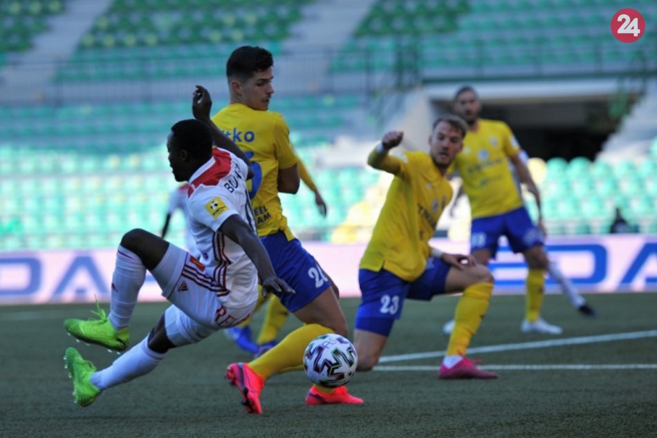 Ilustračný obrázok k článku Veľká radosť na futbalovom štadióne, prvýkrát v histórii sa to chlapcom podarilo!