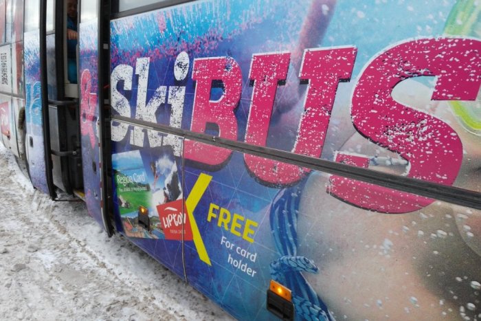 Ilustračný obrázok k článku Lyžiarska sezóna na Liptove je v plnom prúde: V Mikuláši apelujú na využívanie skibusov