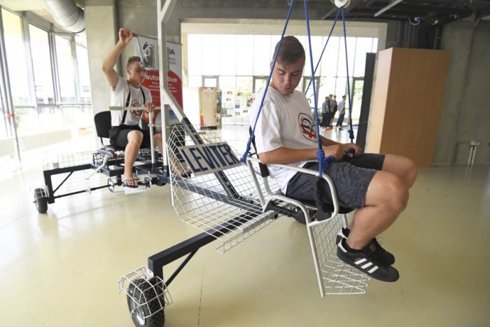 Ilustračný obrázok k článku Originálne nápady mladých vynálezcov: Rádiošvábik, Macko očko i Príborovník