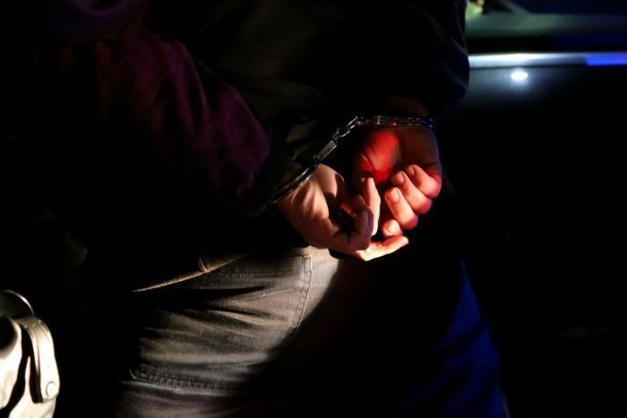 Ilustračný obrázok k článku Kvôli tabletkám chcel pozabíjať vlastných rodičov: Popradský vyšetrovateľ vzniesol obvinenie