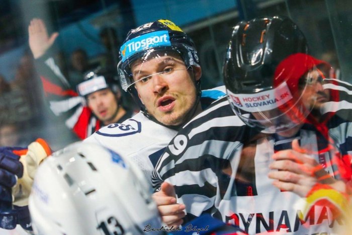 Ilustračný obrázok k článku Košičan Bortňák sa zahnal po súperovi, ale knokautoval rozhodcu! VIDEO