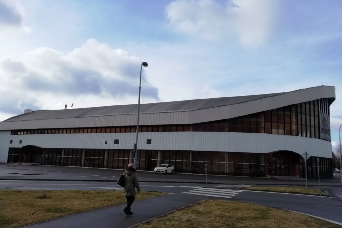 Ilustračný obrázok k článku V hre je hokejová strelnica i komerčné využitie: Čo bude so suterénom zimného štadióna?