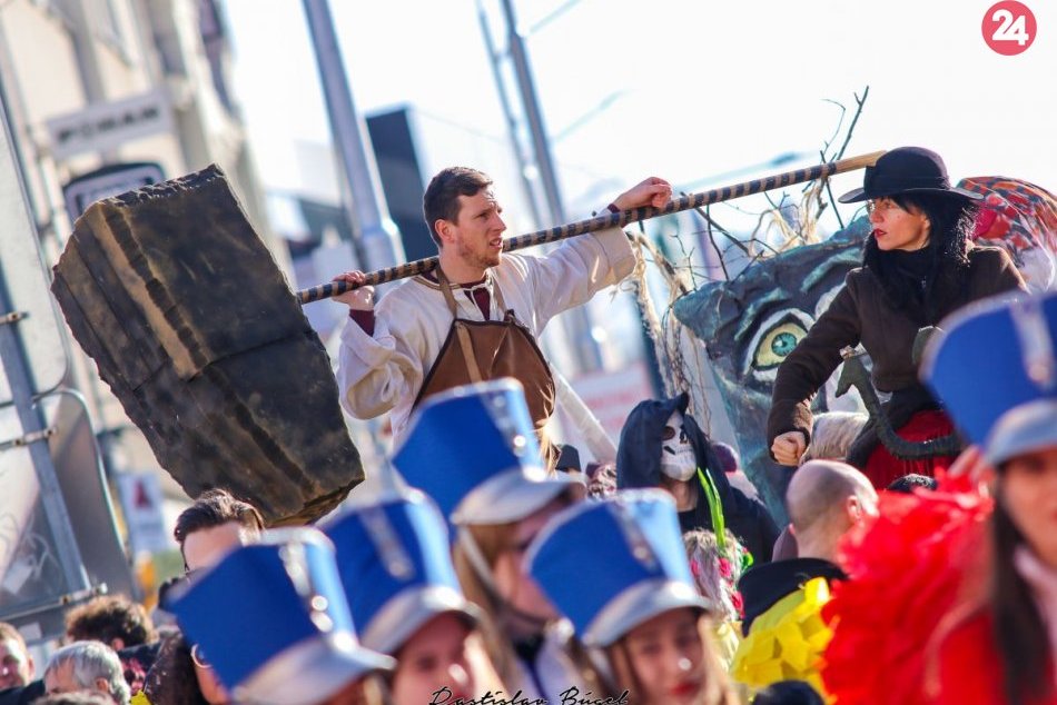 Ilustračný obrázok k článku Kam cez VÍKEND? Nitru čaká veľký sprievod masiek aj JARMOK