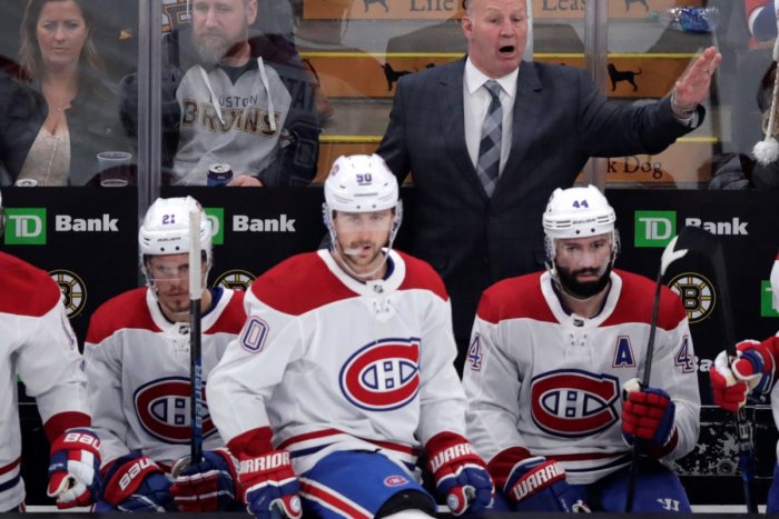 Ilustračný obrázok k článku Detská hra priamo na striedačke? Pre Tatara to nie je problém ani v NHL! VIDEO