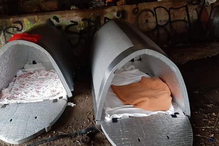 Ilustračný obrázok k článku Palec hore za vynález, ako prečkať chladné noci: Využívajú ho bezdomovci v Prešove