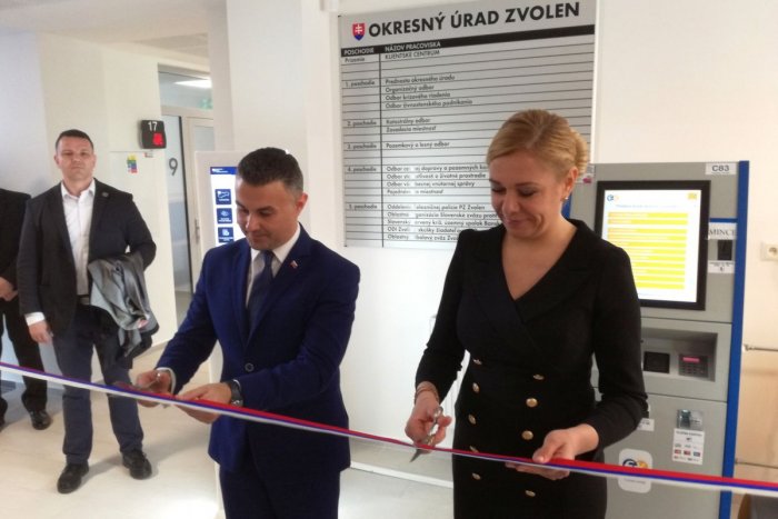 Ilustračný obrázok k článku Ministerka Saková zavítala do našich končín. Vo Zvolene prestrihávala pásku