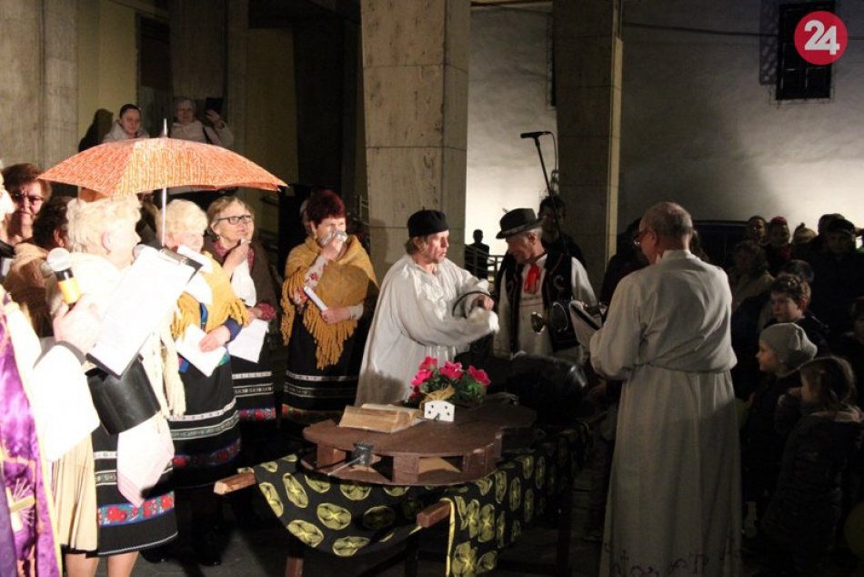 Ilustračný obrázok k článku Môžeme sa začať postiť: S fašiangami sa rozlúčili aj Nové Zámky, FOTO