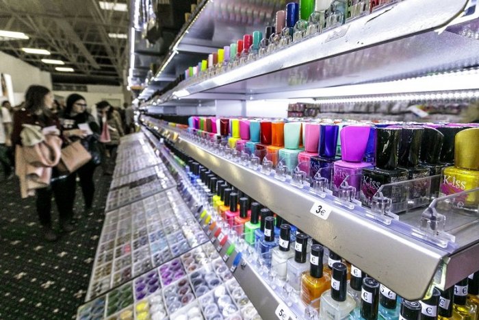 Ilustračný obrázok k článku Šminky, šampóny aj pracie prášky: V Bratislave sa objaví nová sieť drogérií