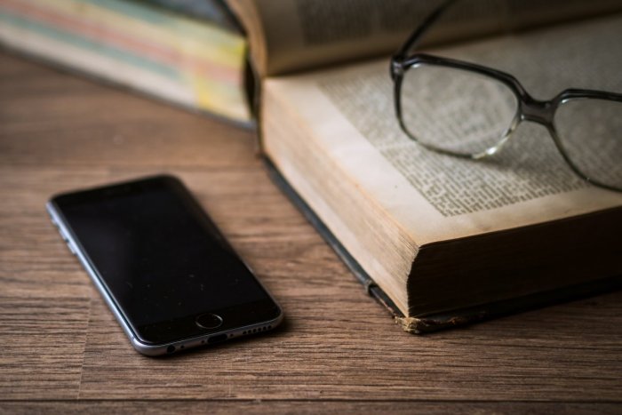 Ilustračný obrázok k článku Knižnice sme vymenili za internet. Ale pozor! Nie všetko na webe je pravda