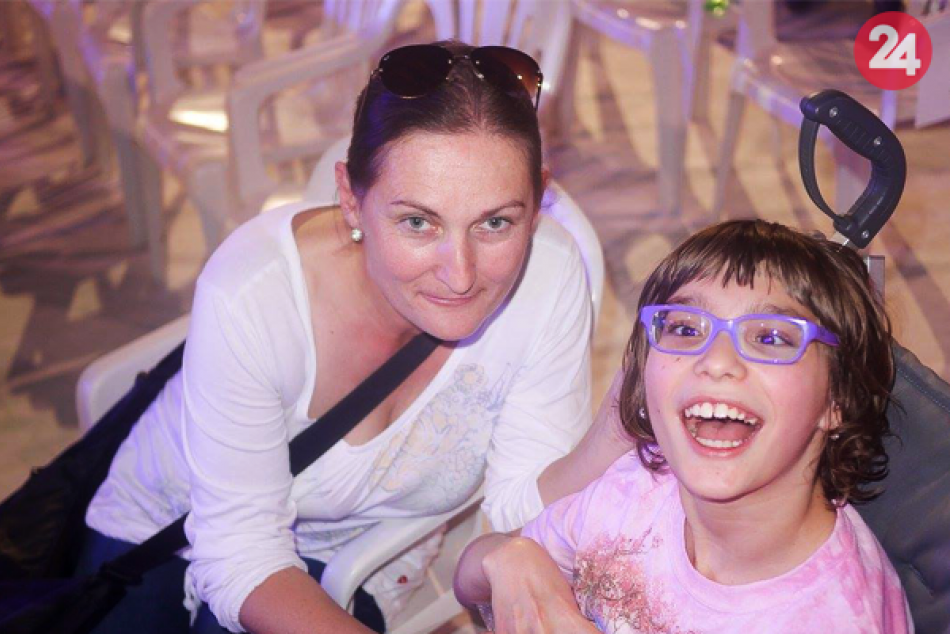 Ilustračný obrázok k článku Veľký sen Viktorky (14) s obrnou: Túžim sa postaviť na vlastné nohy