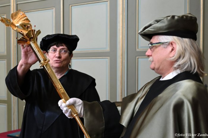 Ilustračný obrázok k článku Prešovská univerzita nadeľovala: Čestný titul získala významná historička, FOTO