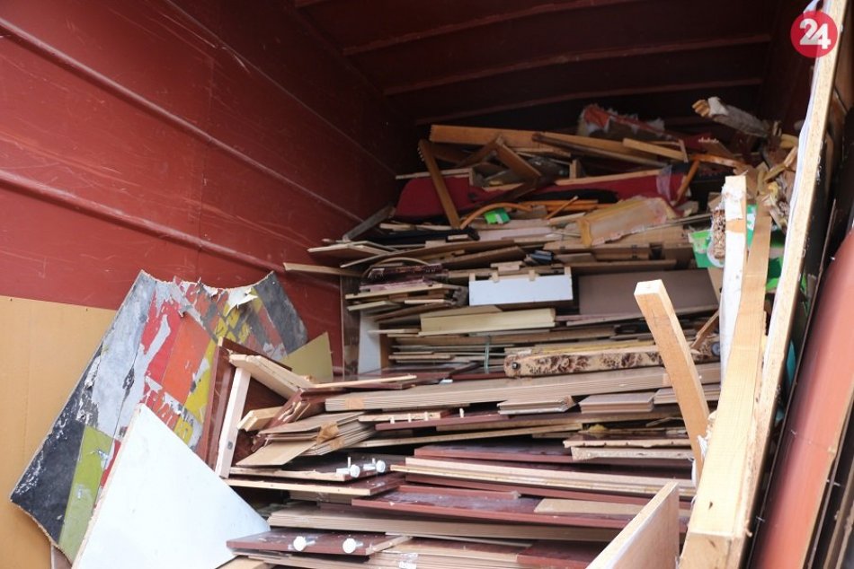 Ilustračný obrázok k článku Koronavírus: Zberný dvor v Šali má vyhradené hodiny pre seniorov