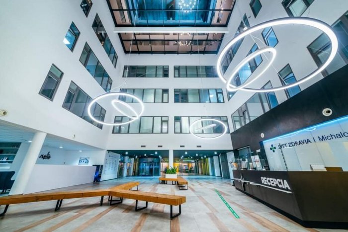 Ilustračný obrázok k článku NOVÉ protiepidemické opatrenia michalovskej nemocnice: Respirátor, test a zákazy!