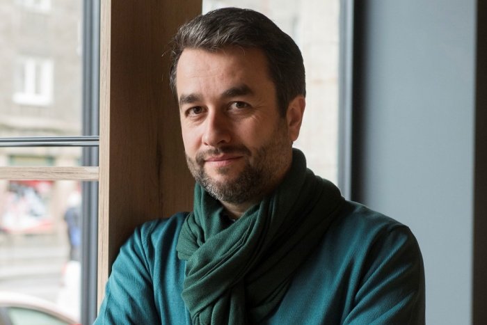 Ilustračný obrázok k článku Známi herci aj šou inšpirovaná deväťdesiatkami: To najlepšie, čo ponúkne marec v našom okolí