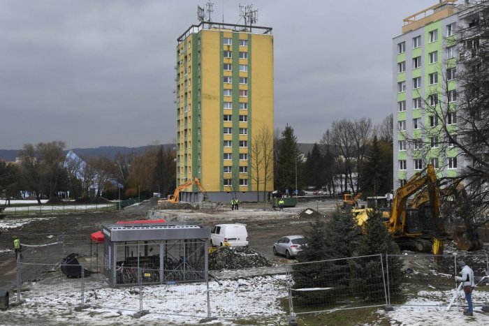Ilustračný obrázok k článku Obyvateľom zničenej bytovky rozdelili financie:Ľudia pomohli verejnou zbierkou