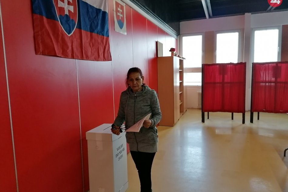Ilustračný obrázok k článku Voľby na Luníku IX. sú pokojné a účasť je zatiaľ vyššia ako v minulých voľbách, FOTO