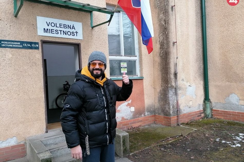 Ilustračný obrázok k článku Marián Čekovský "Čeky" si zmýlil volebnú miestnosť, ako tipuje dnešné voľby?, FOTO