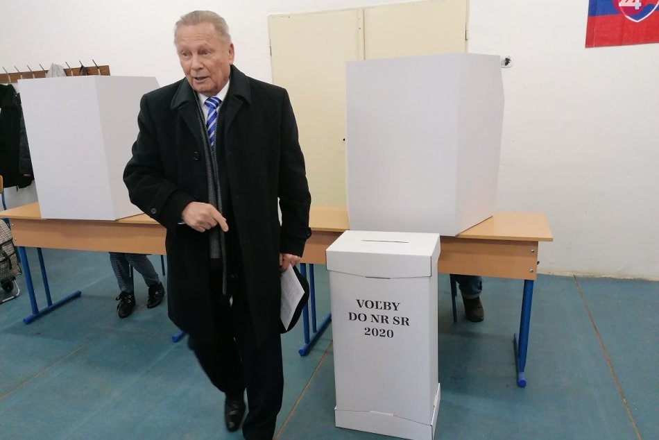 Ilustračný obrázok k článku Exprezident Rudolf Schuster žiadne voľby nevynechá, prezradil ako sa rozhodoval, FOTO